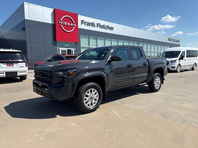 Used 2025 Toyota Tacoma SR5 AWD/4WD image 1