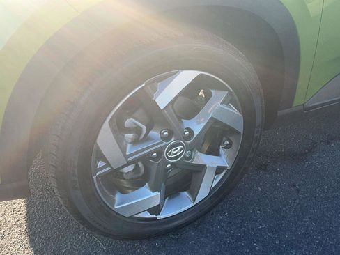 Certified 2024 Hyundai Venue SEL image 11