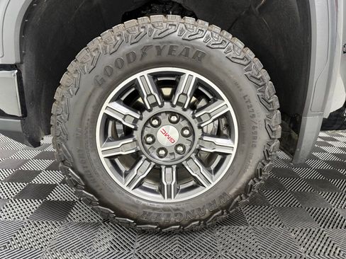 Used 2025 GMC Sierra 1500 AT4 AWD/4WD image 10