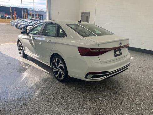 New 2026 Volkswagen Jetta SEL image 3