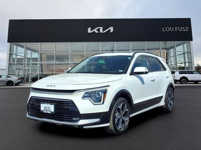 Used 2023 Kia Niro EX Touring