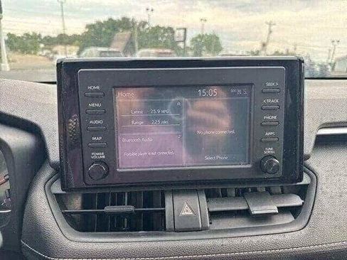 Used 2019 Toyota RAV4 LE image 30