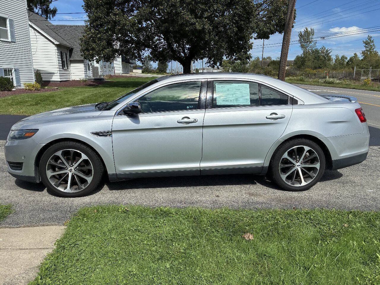 Used 2016 Ford Taurus Limited w/ Driver Assist Package AWD/4WD image 3
