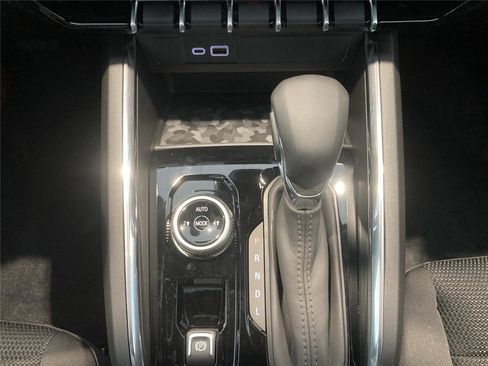 New 2026 GMC Canyon Elevation w/ Convenience Package image 18