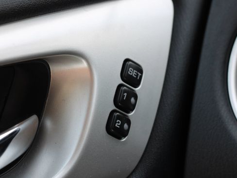 Used 2020 Nissan Pathfinder Platinum FWD image 22