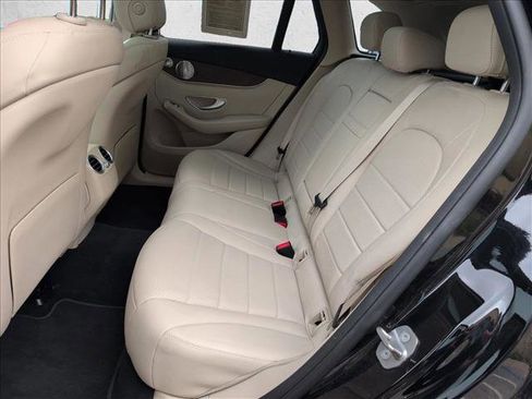 Used 2019 Mercedes-Benz GLC 350e 4MATIC image 21