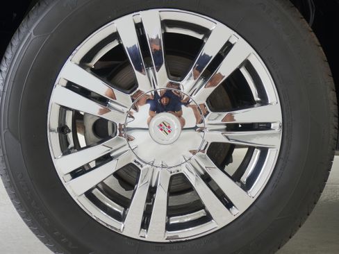 Used 2015 Cadillac SRX Luxury w/ Driver Awareness Package FWD image 23