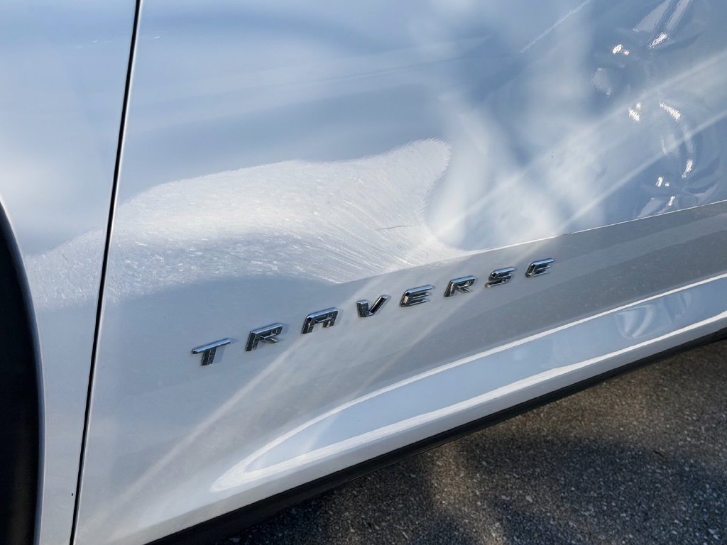 Used 2024 Chevrolet Traverse LT FWD image 4