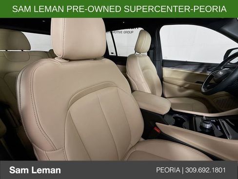 Used 2024 Jeep Grand Cherokee Limited image 28