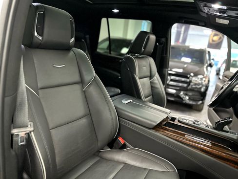 Used 2023 Cadillac Escalade Premium Luxury w/ Performance Package image 35
