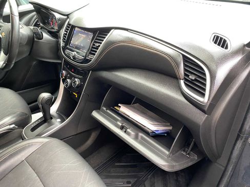 Used 2021 Chevrolet Trax LT w/ Driver Confidence Package image 28