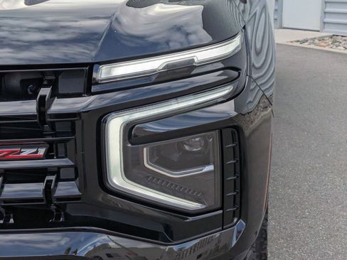 Used 2025 Chevrolet Suburban Z71 AWD/4WD image 10