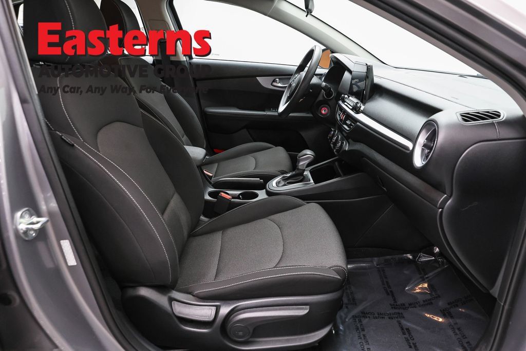 Used 2023 Kia Forte LXS w/ LXS Technology Package FWD image 24