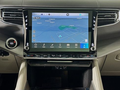New 2026 Jeep Grand Wagoneer L Limited AWD/4WD image 13