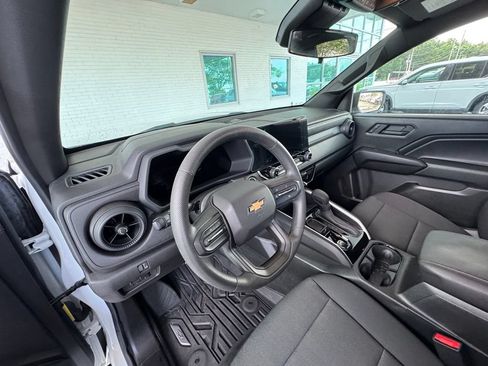 Used 2025 Chevrolet Colorado W/T w/ WT Custom Package RWD image 13