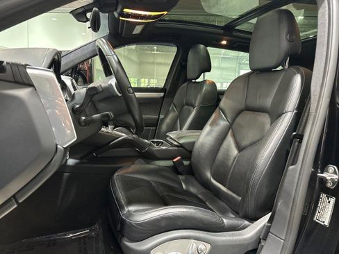 Used 2014 Porsche Cayenne GTS AWD/4WD image 5