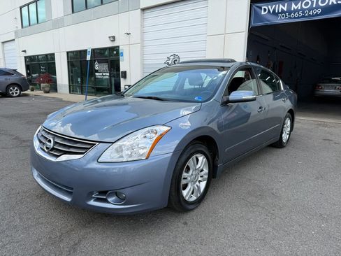 Used 2011 Nissan Altima 2.5 SL w/ Technology Pkg FWD image 5