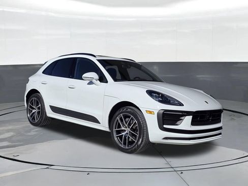 Used 2026 Porsche Macan AWD/4WD image 7