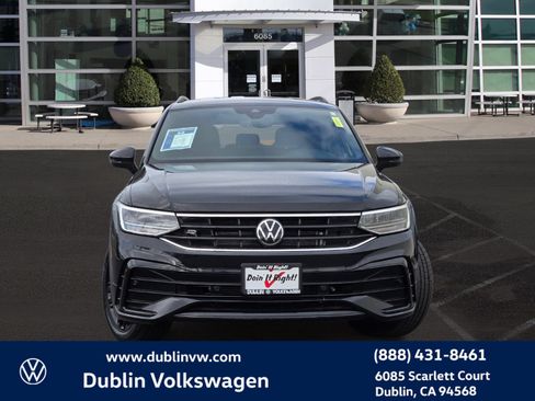 Used 2022 Volkswagen Tiguan SE R-Line FWD image 2