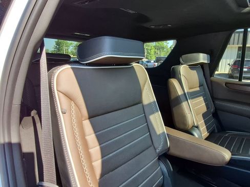 Certified 2025 GMC Yukon Denali Ultimate AWD/4WD image 28