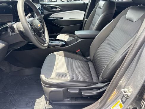Used 2024 Chevrolet Trax LT FWD image 10