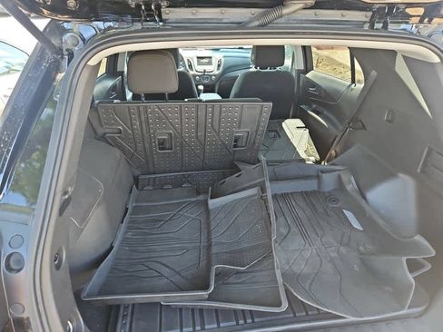 Used 2022 Chevrolet Equinox LT w/ LPO, Floor Liner Package AWD/4WD image 9