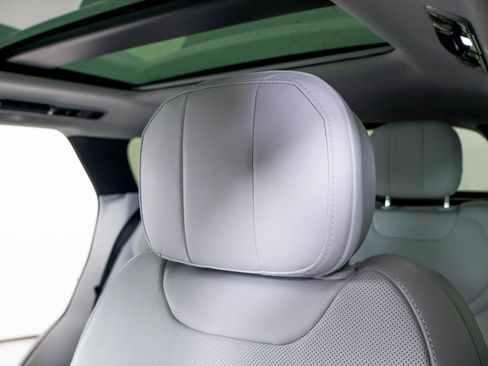 Used 2023 Land Rover Range Rover Sport SE image 9