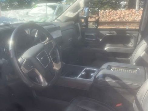 Used 2018 GMC Sierra 2500 Denali w/ Duramax Plus Package AWD/4WD image 9
