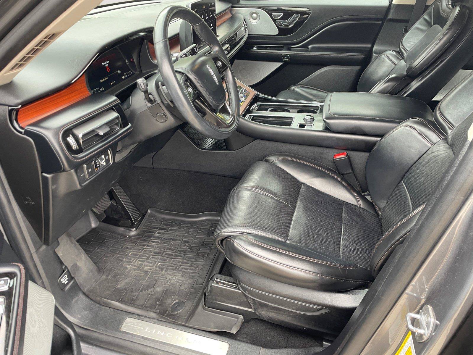 Used 2022 Lincoln Aviator Reserve w/ Equipment Group 201A AWD/4WD image 9