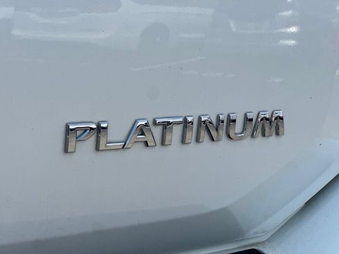 Used 2014 Nissan Armada Platinum AWD/4WD image 4
