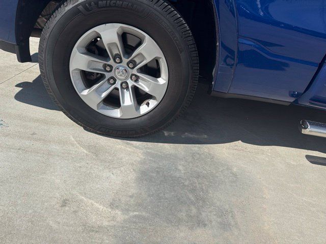 Used 2019 RAM 1500 Laramie AWD/4WD image 3
