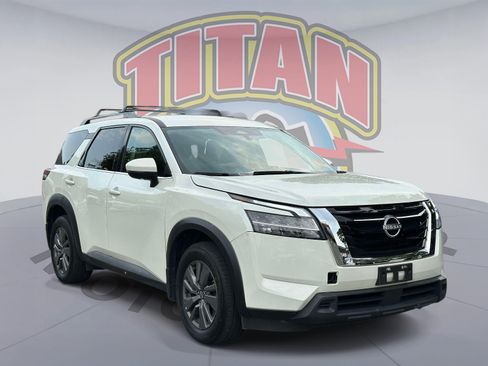 Used 2024 Nissan Pathfinder SV AWD/4WD image 1