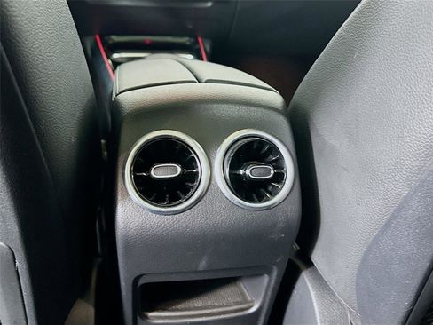 Certified 2023 Mercedes-Benz GLA 250 4MATIC image 31