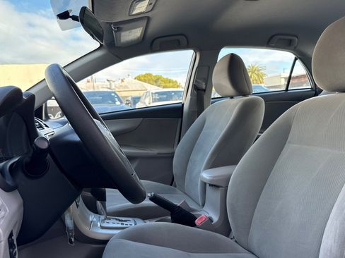 Used 2012 Toyota Corolla LE image 21