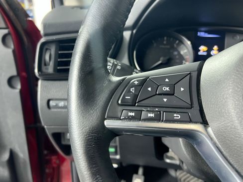 Used 2017 Nissan Rogue Sport SL image 16