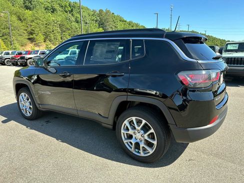 New 2024 Jeep Compass Latitude w/ Sun and Sound Group image 6