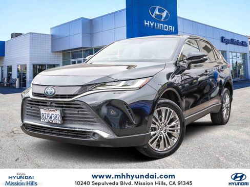 Used 2021 Toyota Venza Limited image 1