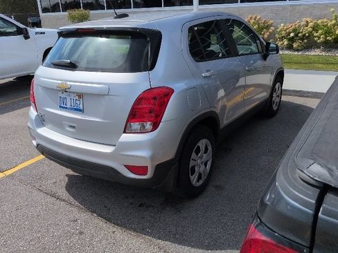 Used 2018 Chevrolet Trax LS w/ LPO, Protection Package FWD image 4