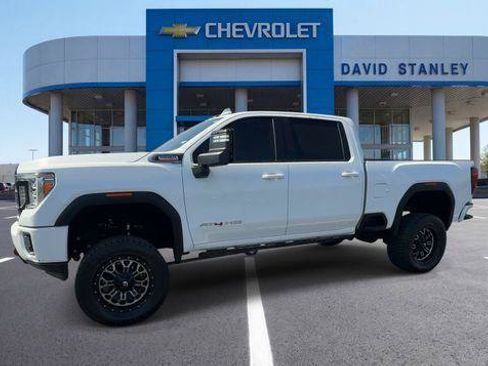 Used 2022 GMC Sierra 2500 AT4 AWD/4WD image 4