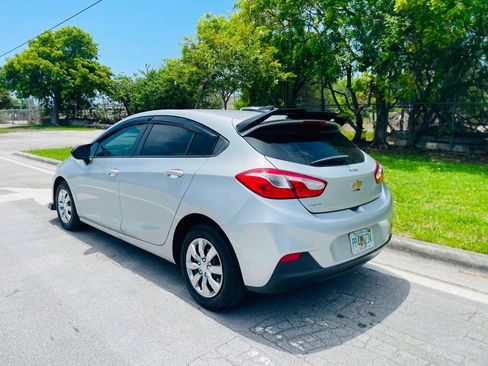 Used 2019 Chevrolet Cruze LS FWD image 3