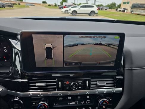 New 2026 Nissan Pathfinder SL FWD image 9