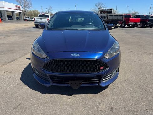 Used 2016 Ford Focus ST w/ Equipment Group 401A image 8