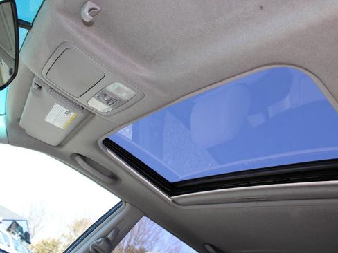 Used 2005 Toyota Highlander Limited image 14