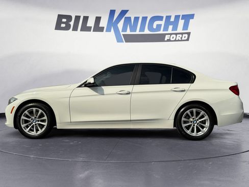 Used 2016 BMW 320i xDrive Sedan AWD/4WD image 2