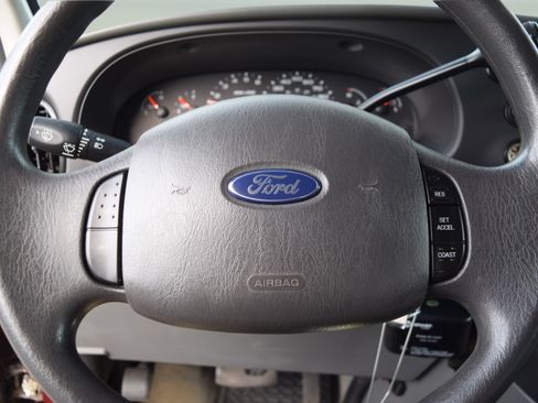 Used 2008 Ford E-350 and Econoline 350 XLT RWD image 13