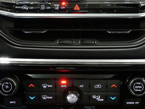 New 2026 Jeep Compass Latitude w/ Sun and Sound Group image 20