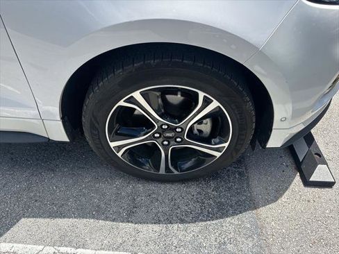 Used 2019 Ford Edge ST w/ Equipment Group 401A AWD/4WD image 6
