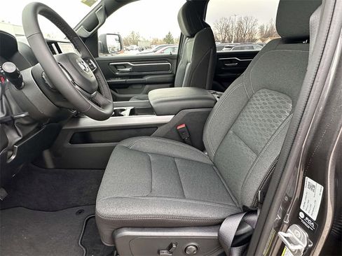 New 2026 RAM 1500 4x4 Crew Cab image 12