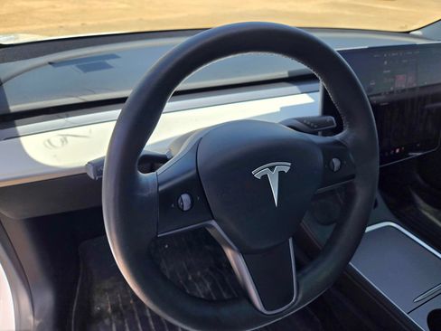Used 2021 Tesla Model 3 Standard Range Plus RWD image 9