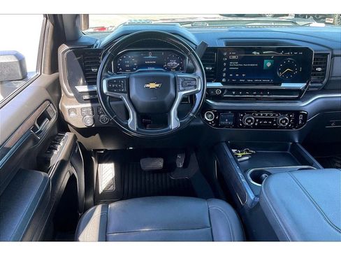 Used 2024 Chevrolet Silverado 3500 LTZ w/ LTZ Convenience Package AWD/4WD image 5